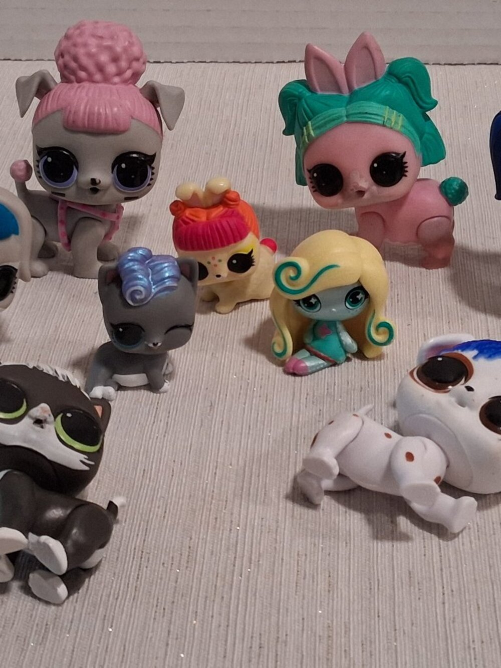 9 LOL Surprise Pets Kitty Cat Dog Bunny Rabbit colorful collectible mixed lot